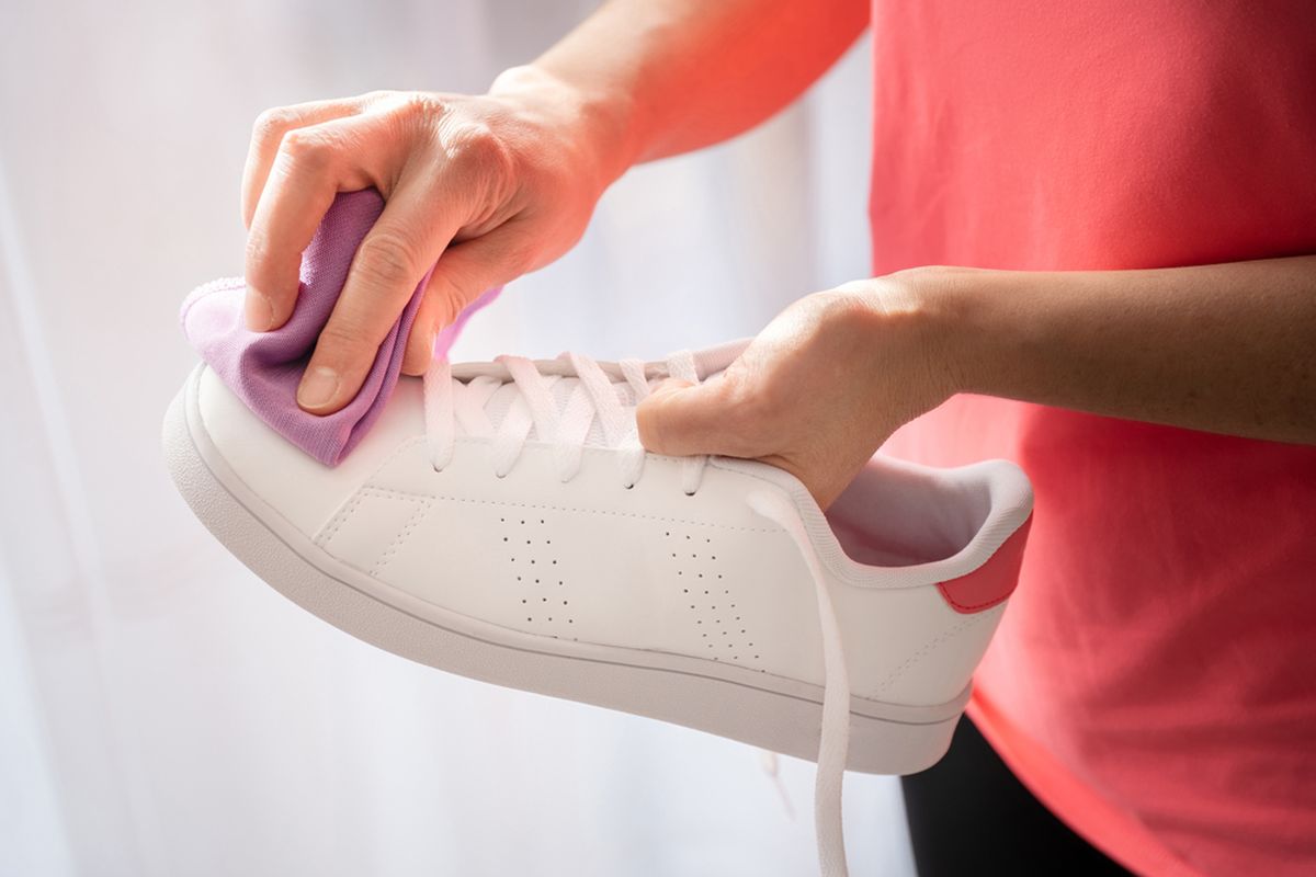 Cara Mencuci Sepatu Putih Yang Benar, Di Jamin Seperti Baru