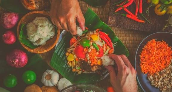 Menjelajahi Kuliner Khas Laos Yang Kaya Rempah Dan Cita Rasa